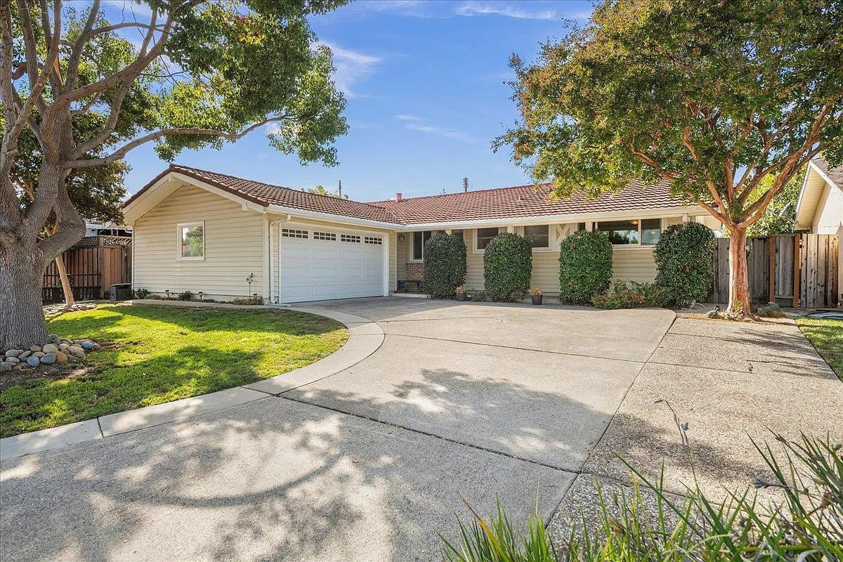 228 Kellogg Way photo 1
