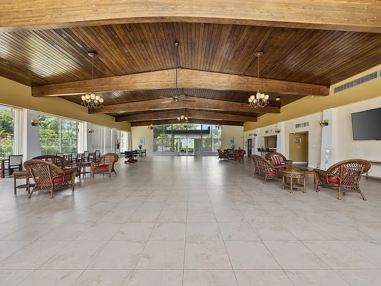 470 Executive Center Dr #5B — Photo 18