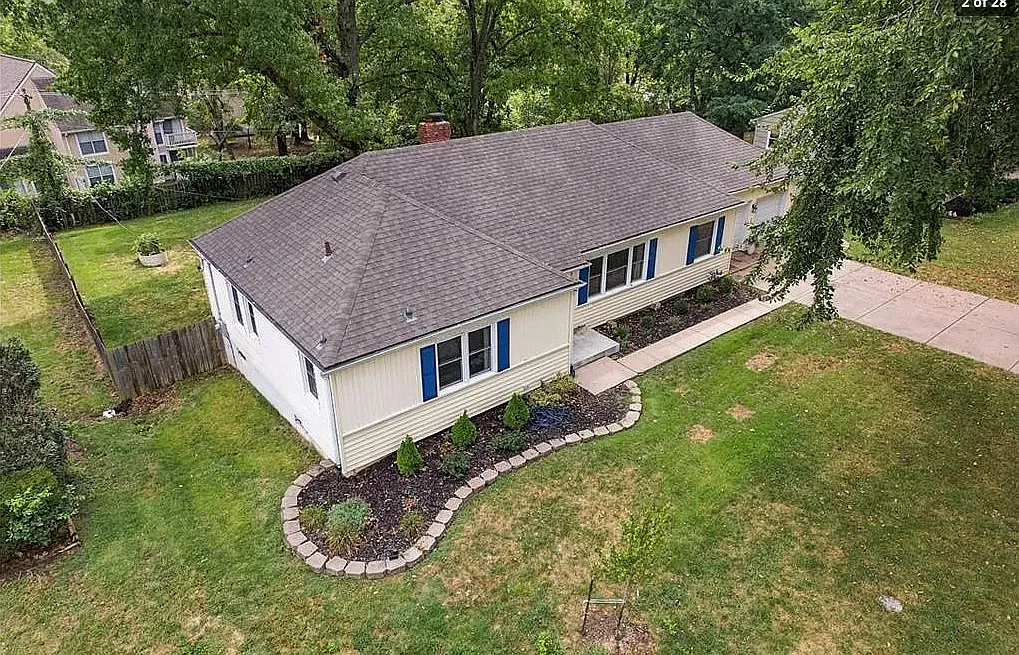 3 bed, 2636 sqft, $2,700 — Photo 1