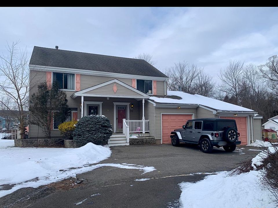1st image of 24 Lake Dr