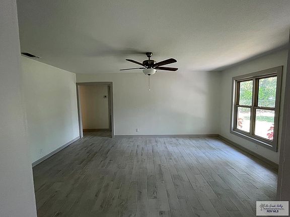 4th image of 1129 Greenway St