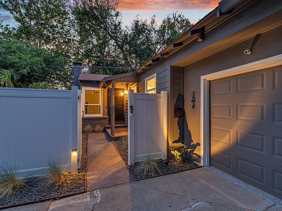 6' Gated Entry
