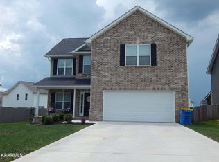 3077 Farmhouse Dr, Maryville, TN 37803