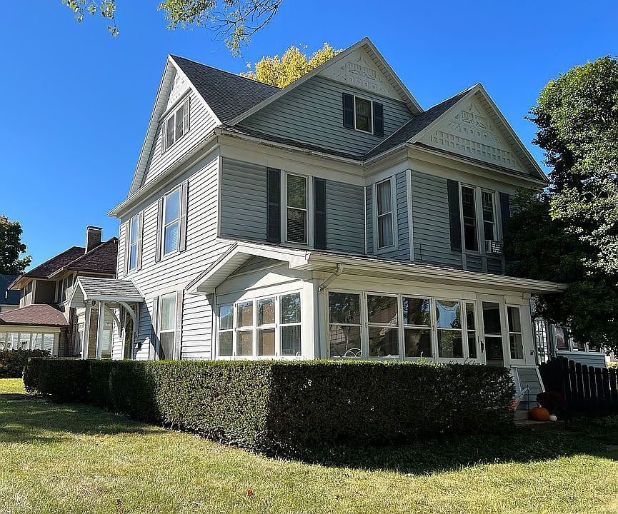 1st image of 1004 W Spencer Ave