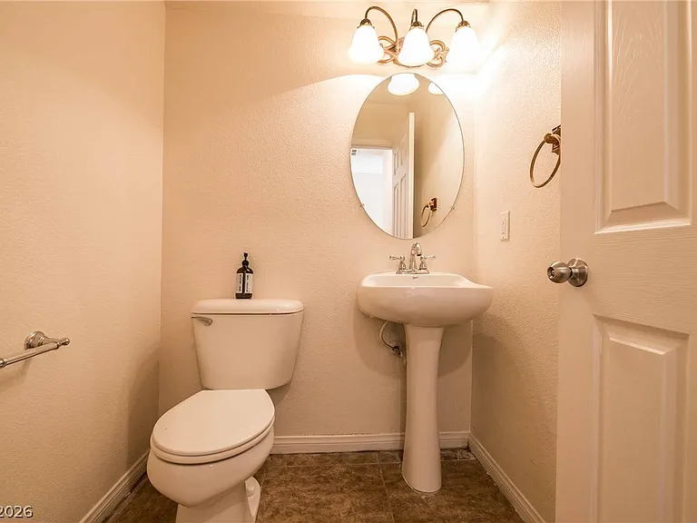 10410 Lady Angela St — Photo 15