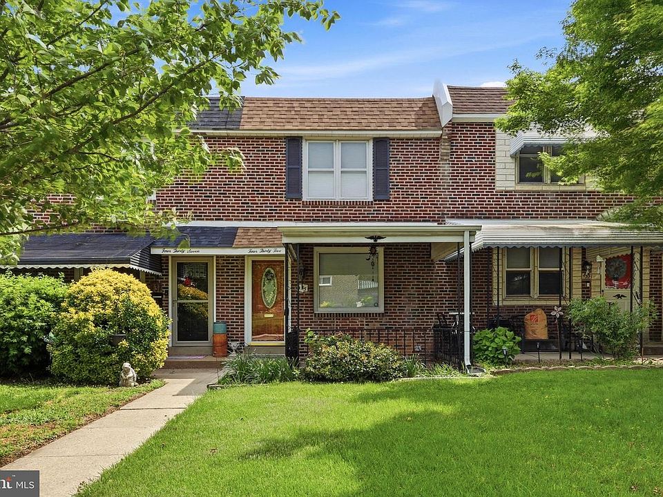1st image of 435 Seven Oaks Dr