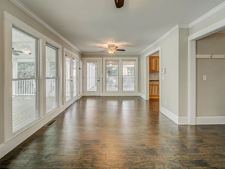 121 Brown St — Photo 12