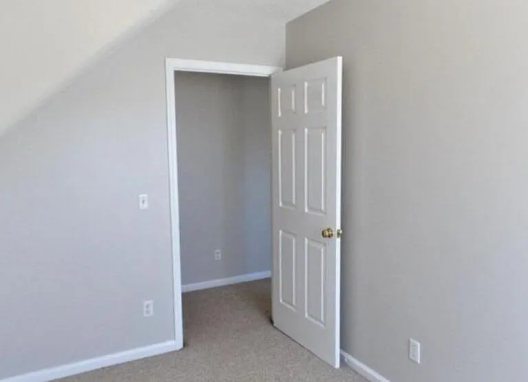 105 Merowey Ct — Photo 16