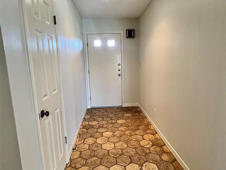126 Lido St — Photo 13