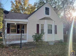 2609 SW 10th Ave, Topeka, KS 66604