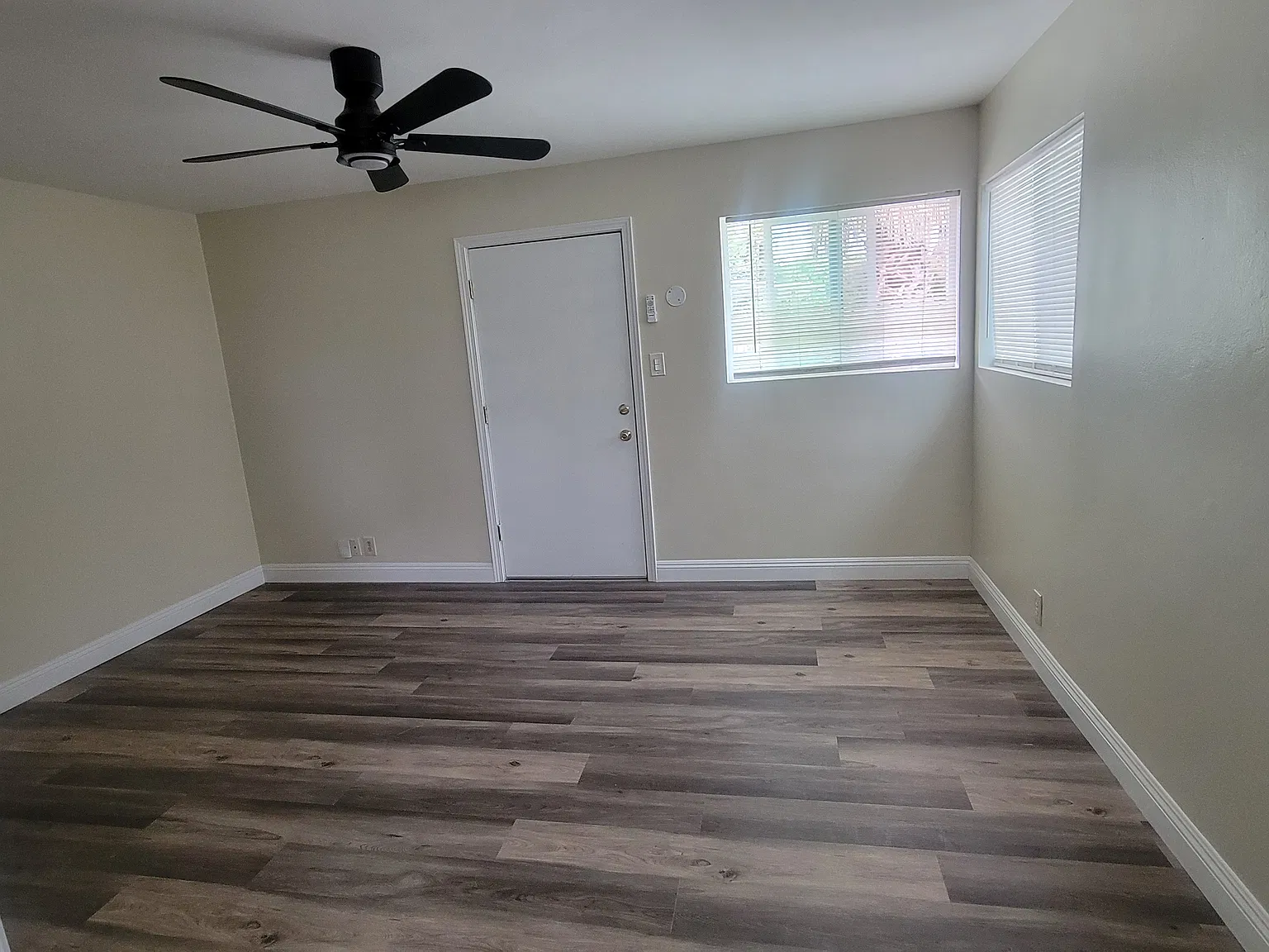 1 bed, 850 sqft, $1,200 — Photo 2