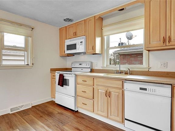2nd image of 119 Alberta Dr