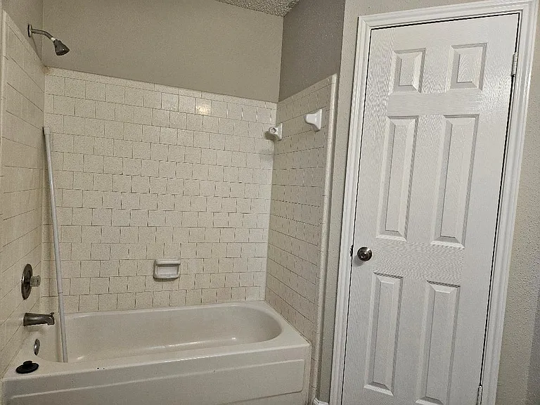 9122 Kirkleigh St — Photo 3