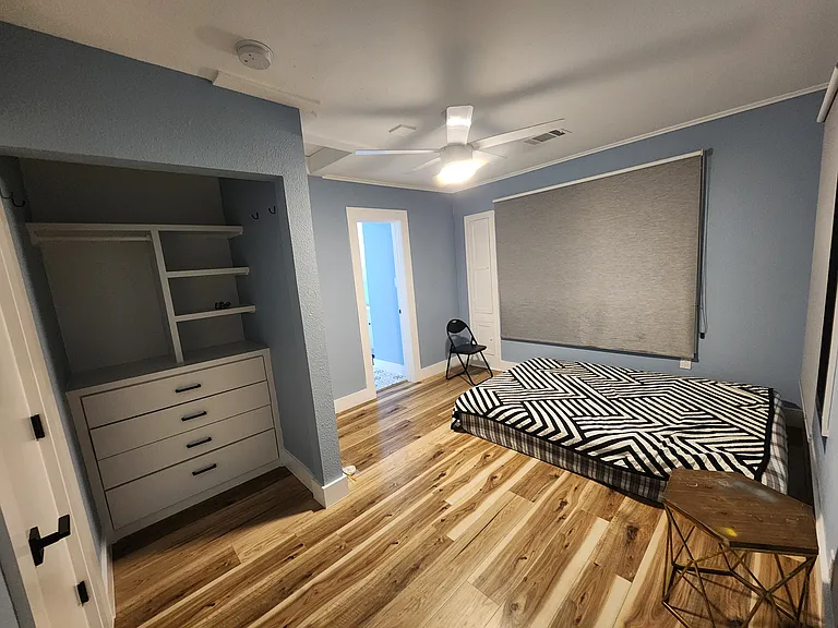 4504 Red River St #B — Photo 19