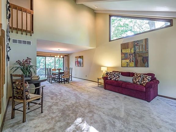 5th image of 430 Oakwood Ave
