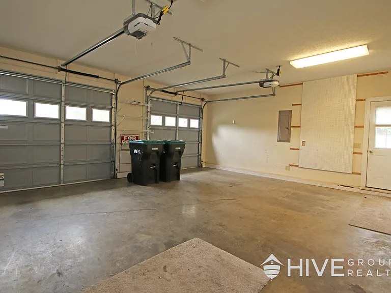 155 Chelsea Cir — Photo 32