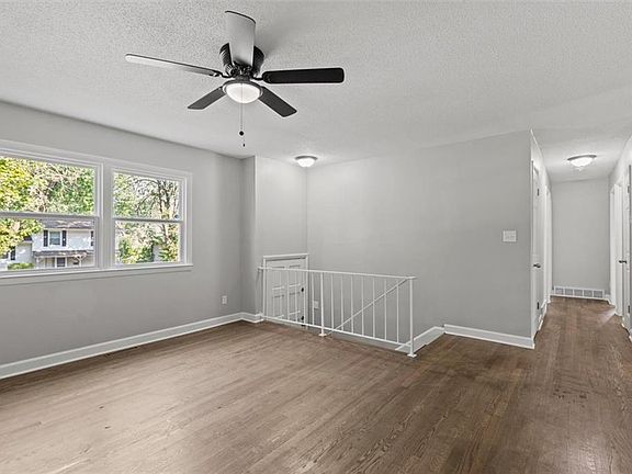 5th image of 11726 Fremont Ave