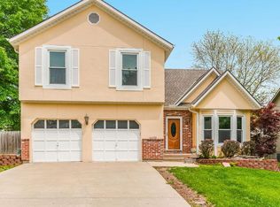 6433 McCoy St, Shawnee, KS 66226