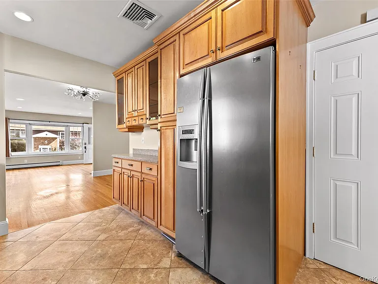15 Pershing Ave — Photo 16