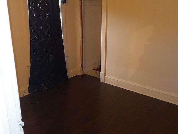 3rd image of 11510 Parkview Ave