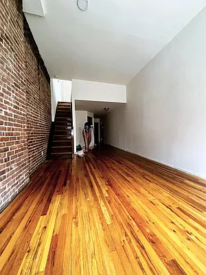 Rented by City Connections Realty | media 2