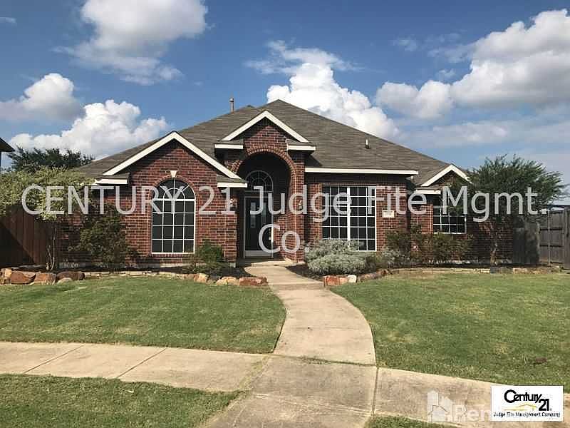 1st image of 2590 Wagonwheel Dr