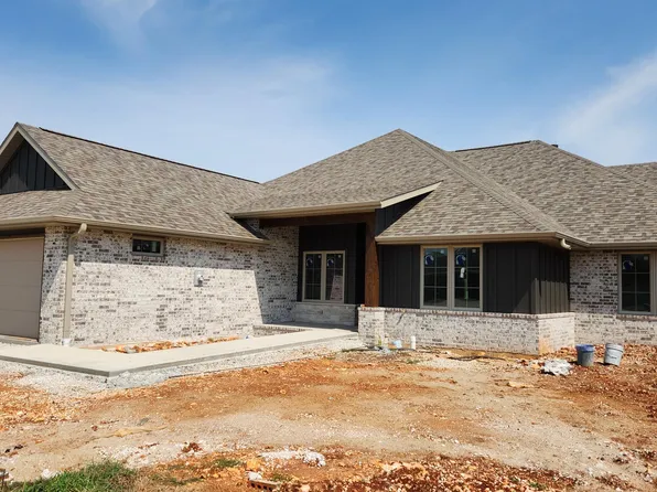2413 E Swallow Street, Springfield, MO 65804