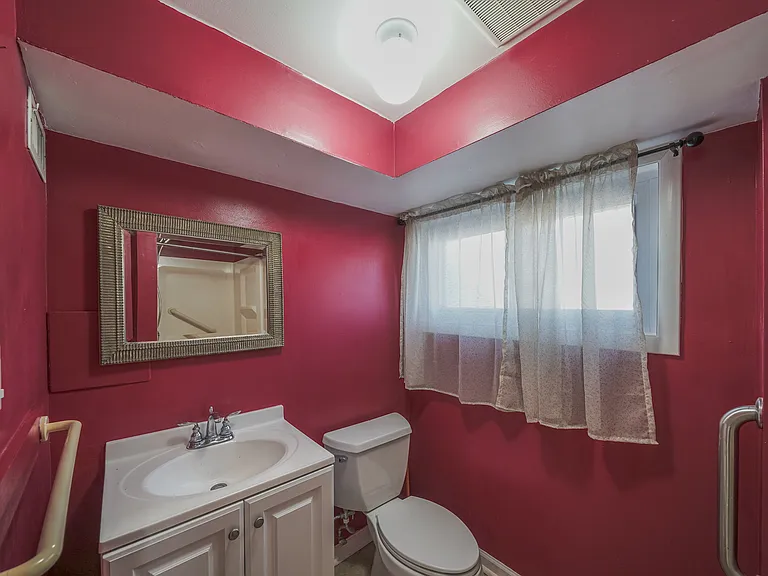 2303 Pinneberg Ave — Photo 45