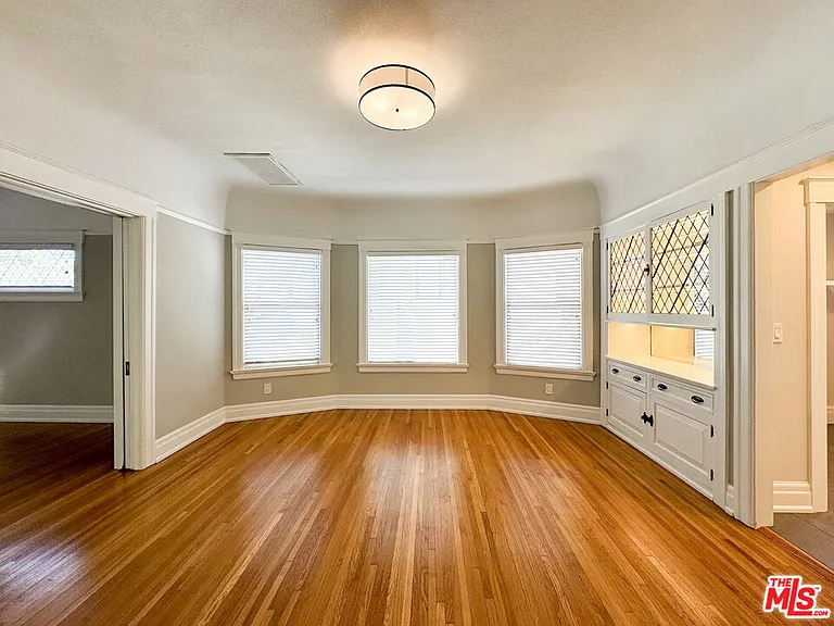 922 W Kensington Rd — Photo 10