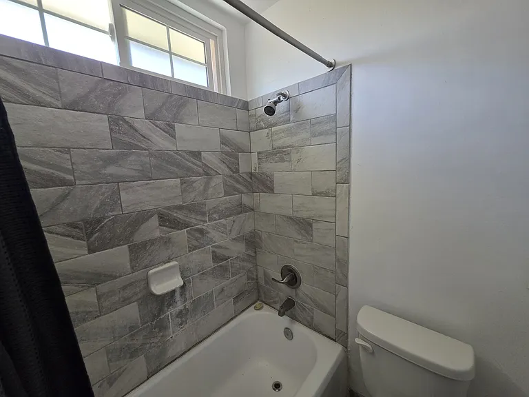 1349 W 35th Pl #2 — Photo 14