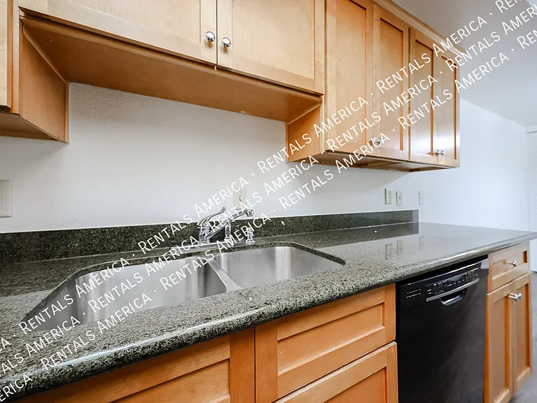 4608 W Maryland Ave #208 — Photo 16