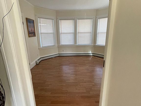 3rd image of 5 Bush Ave #1