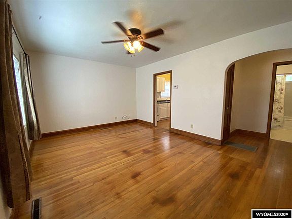 3rd image of 110 E Jefferson Ave