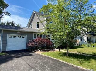 73 Hiawatha Dr, Brightwaters, NY 11718