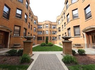5164 W Montrose Ave #C1, Chicago, IL 60630