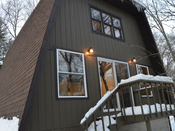 2 Cedar Ln S, Putnam, IL 61560