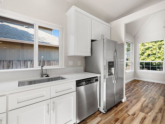 5th image of 2072 NE 52nd Ave