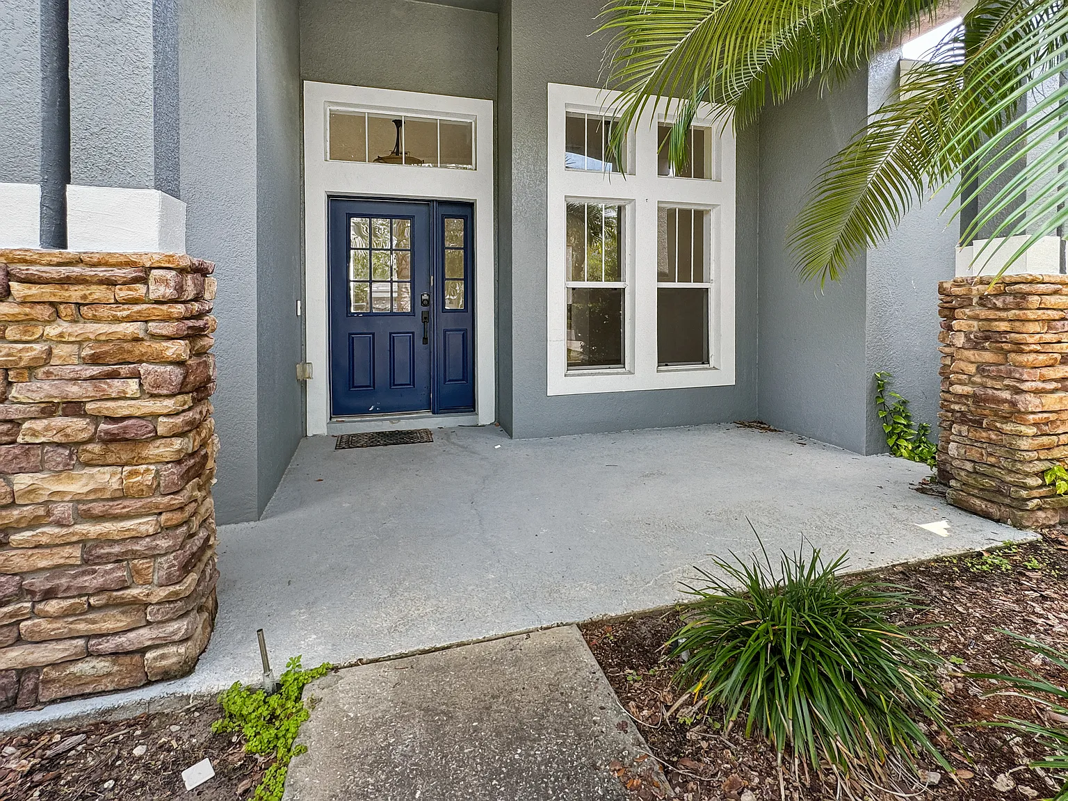 4 bed, 2307 sqft, $3,100 — Photo 2