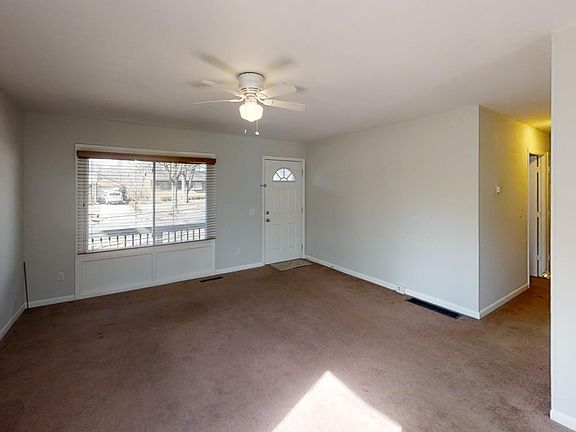 3rd image of 257 Mason Ave