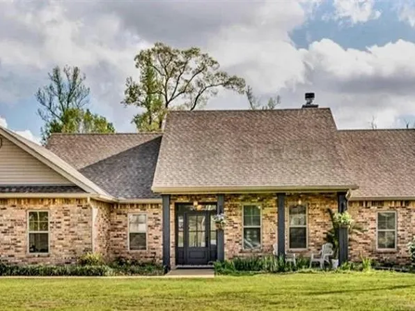3015 Wesley Cir, Woodworth, LA 71485