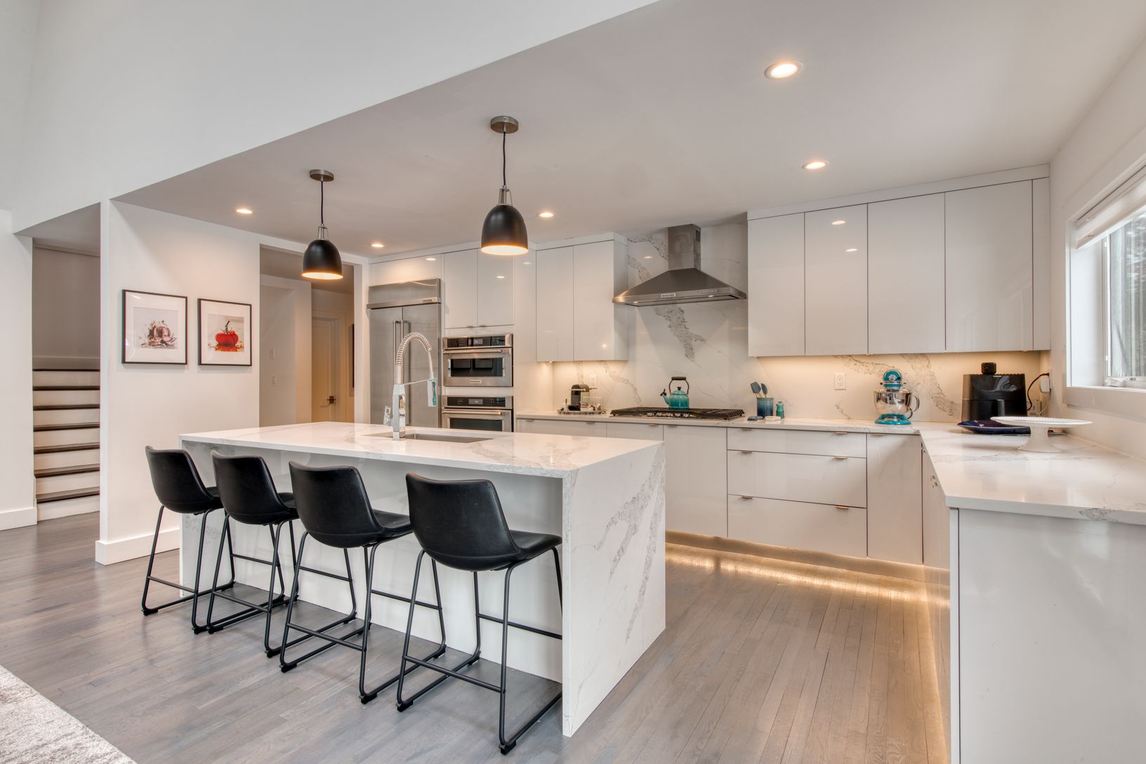  Open Kitchen