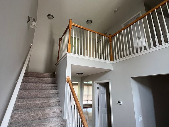 4th image of 16467 Westminister Dr