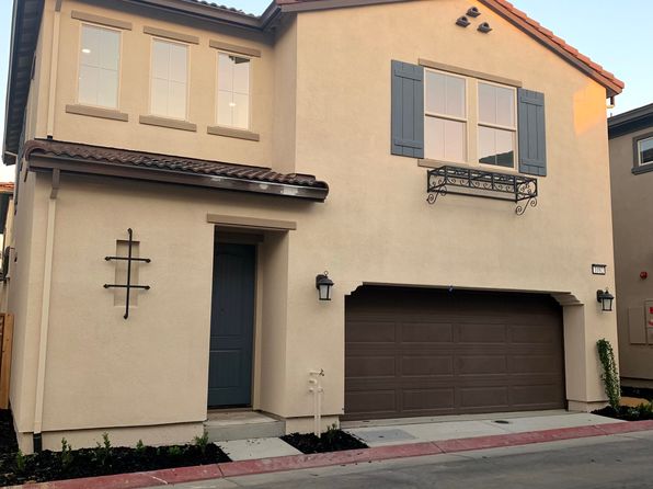 1082 S Noble Fir Pl