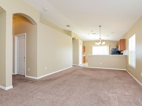 3rd image of 31350 Triborough Dr