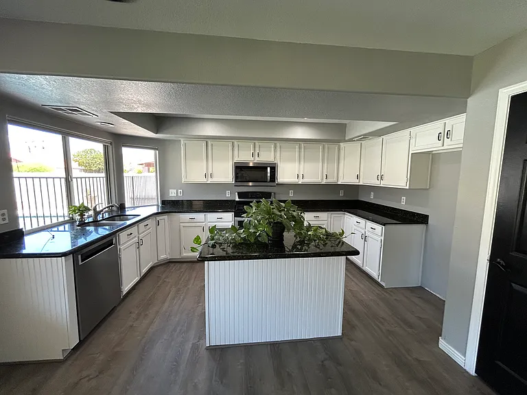 7632 W Mauna Loa Ln — Photo 7