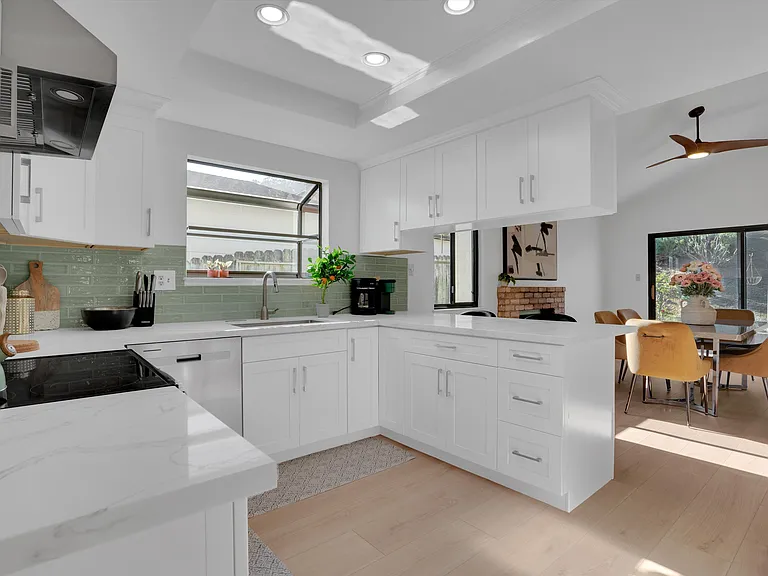 Canyon Ct — Photo 20