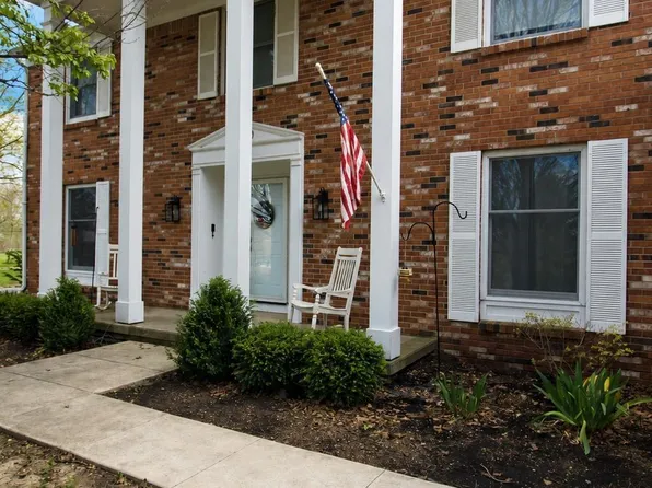 499 W Overlook Dr, Upland, IN 46989