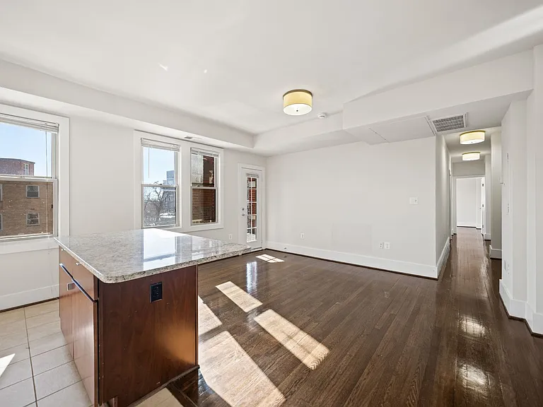 NEW QUIN APARTMENTS — Photo 47