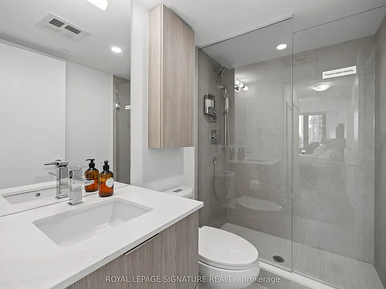 47 Mutual St #1002 — Photo 11
