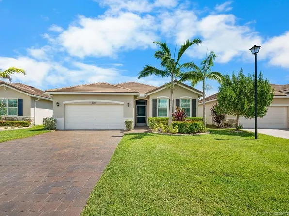 2011 NW Golden Oak Trl, Jensen Beach, FL 34957